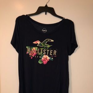 Hollister Graphic Tee